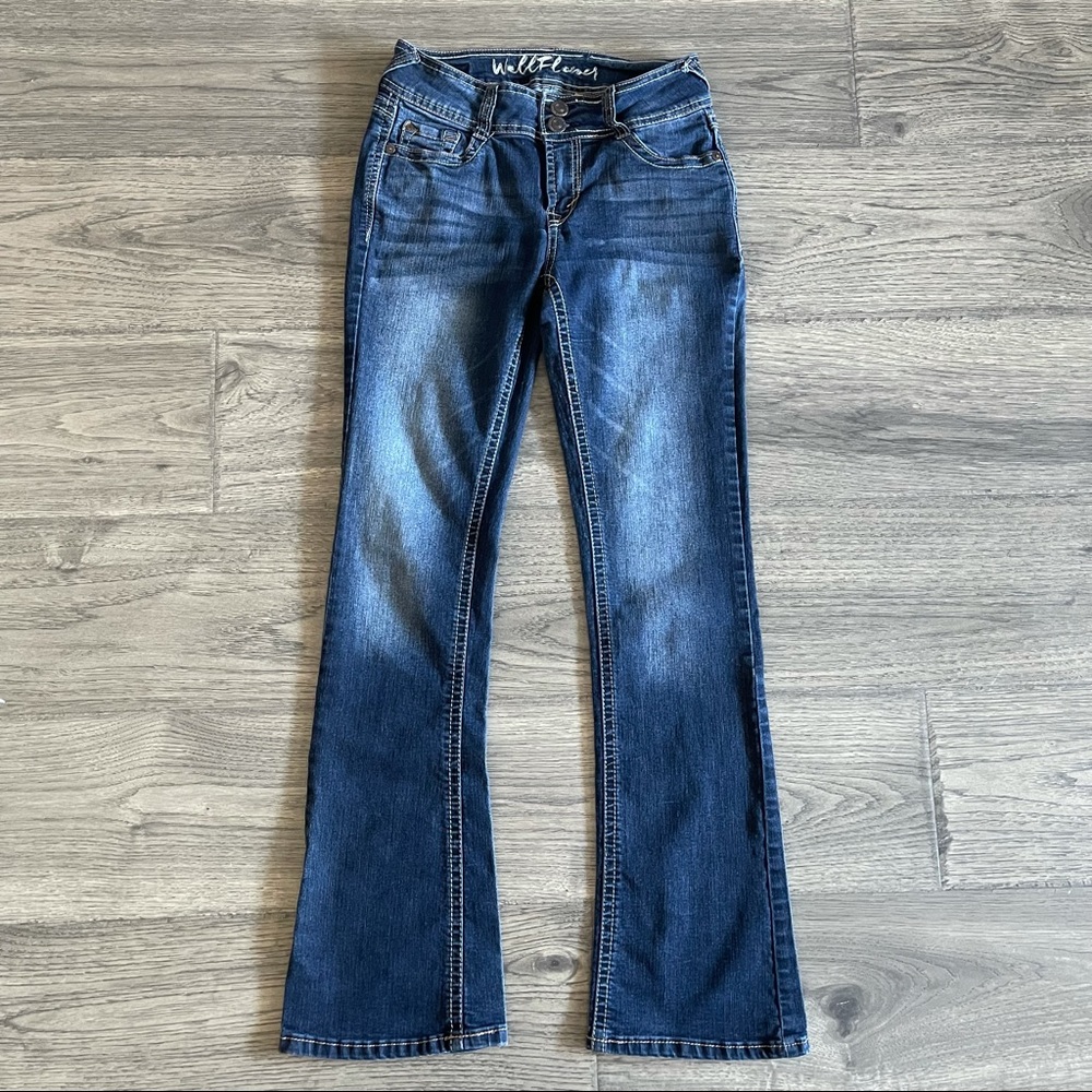 Wallflower bootcut blue wash Jeans size Juniors 3